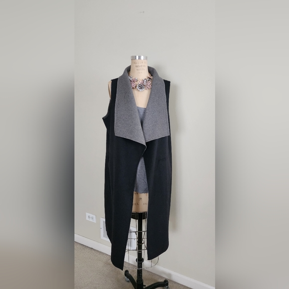 Calvin Klein Reversible wool vest - Picture 2 of 12